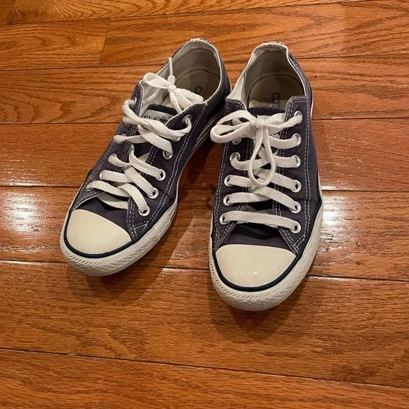 Converse Chuck Taylor Navy Blue Low Top Sneakers 👟 - Picture 1 of 7